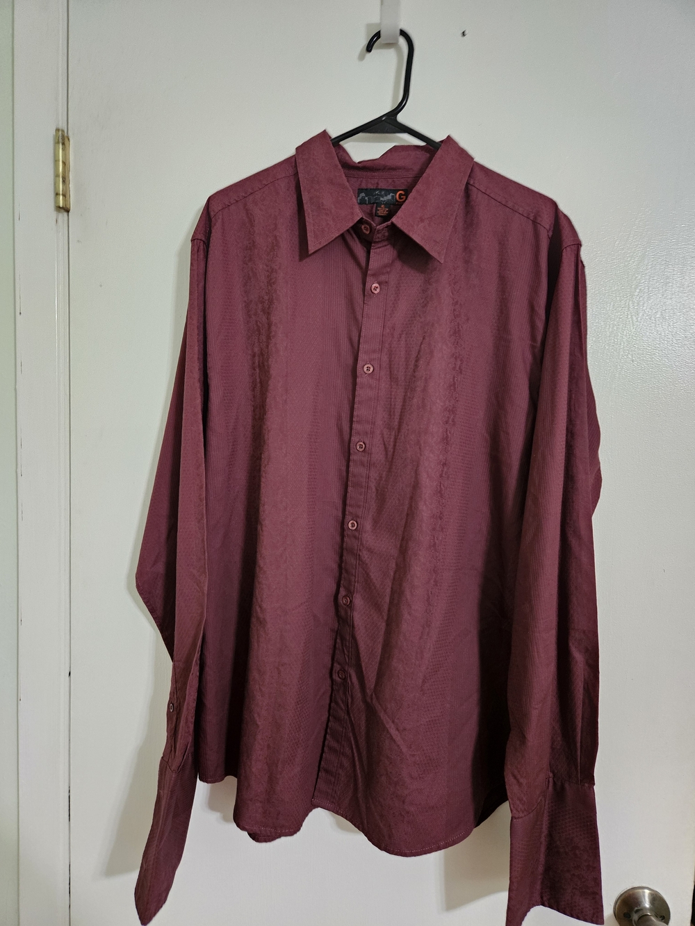 G by Guess Men's Long-Sleeve Button-Up Shirt in Wine